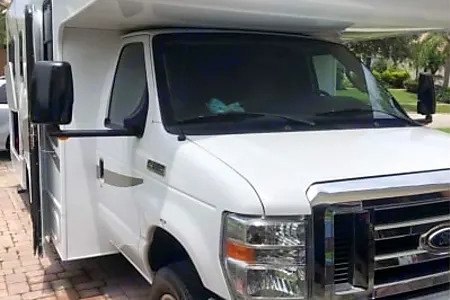 2016-1-Ford-Majestic-23a