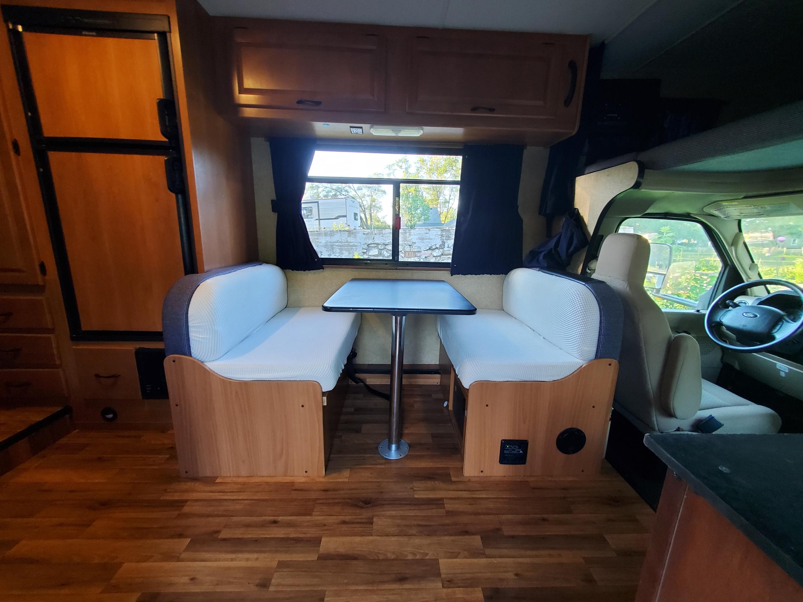 2016-1-Ford-Majestic-23a photo 5