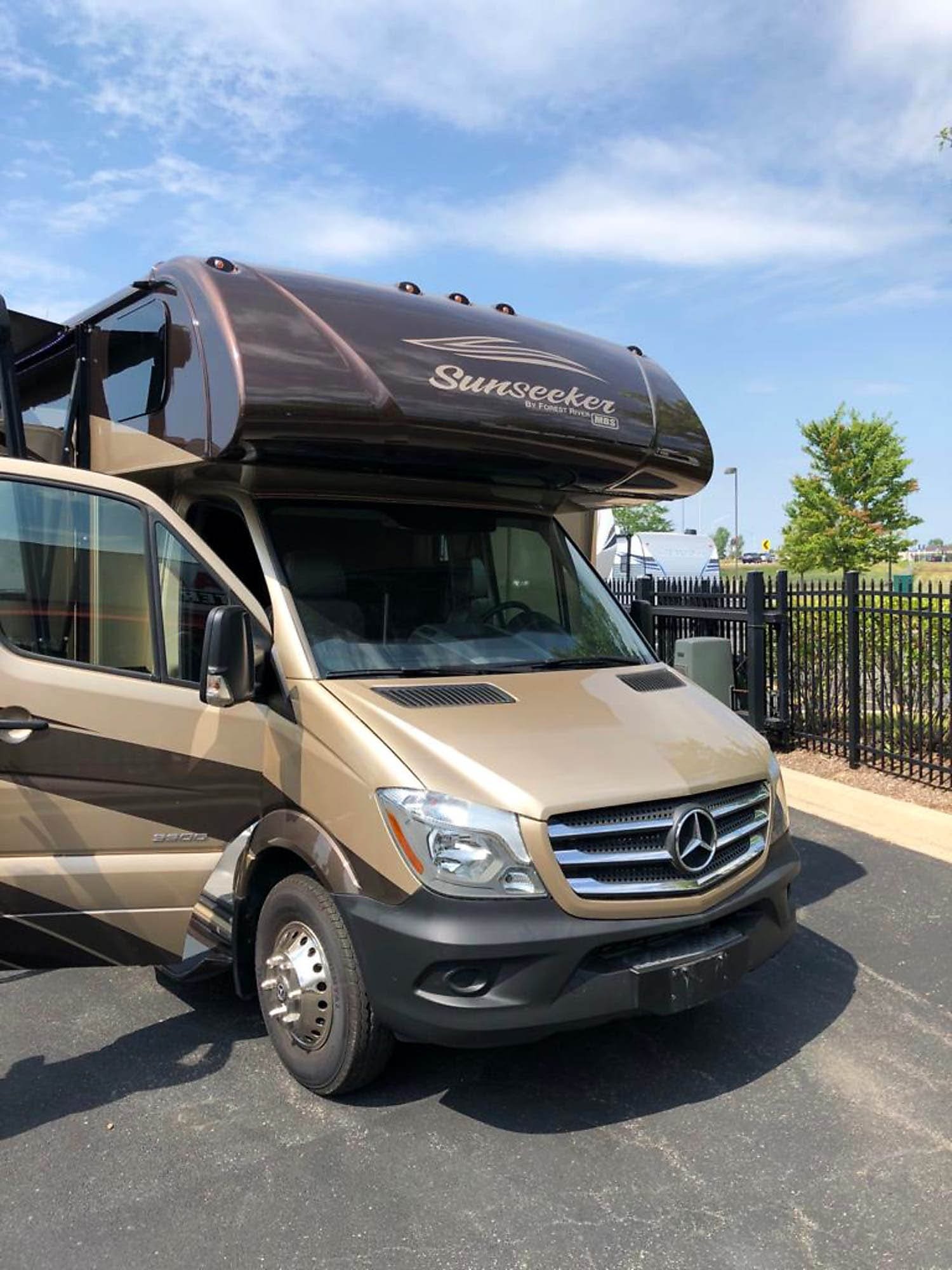 2018 Mercedes Forest River Sunseeker