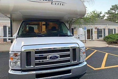 2018 Thor Motor Coach Freedom Elite photo 2