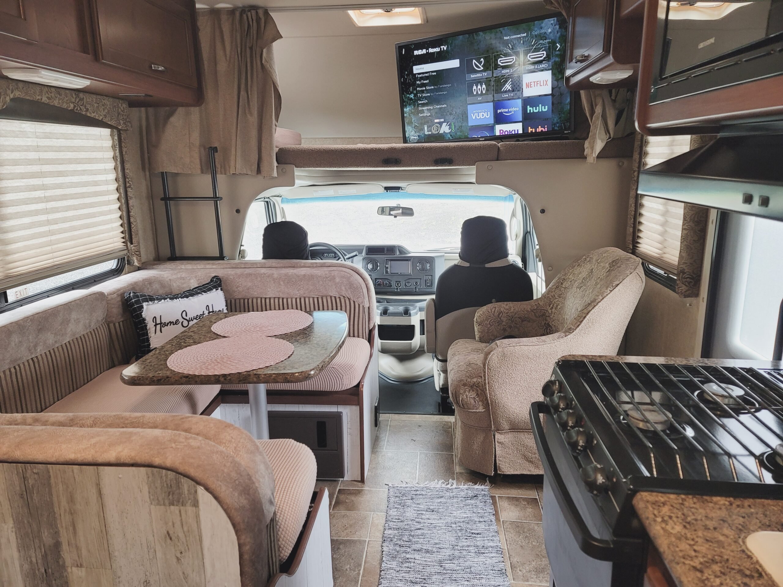 2018 Thor Motor Coach Freedom Elite photo 3