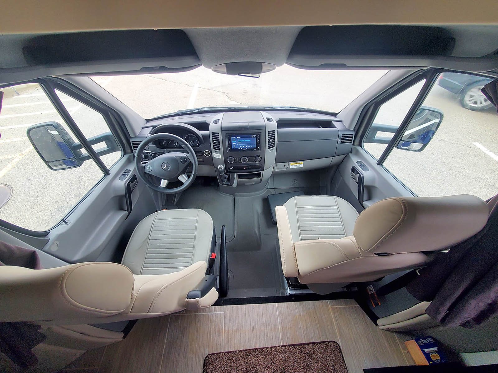 2019 Fleetwood Pulse Mercedes 2400B photo 3