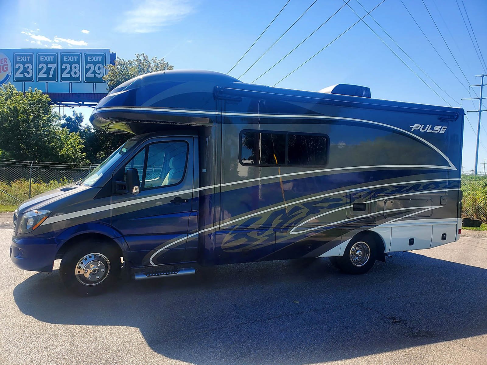 2019 Fleetwood Pulse Mercedes 2400B