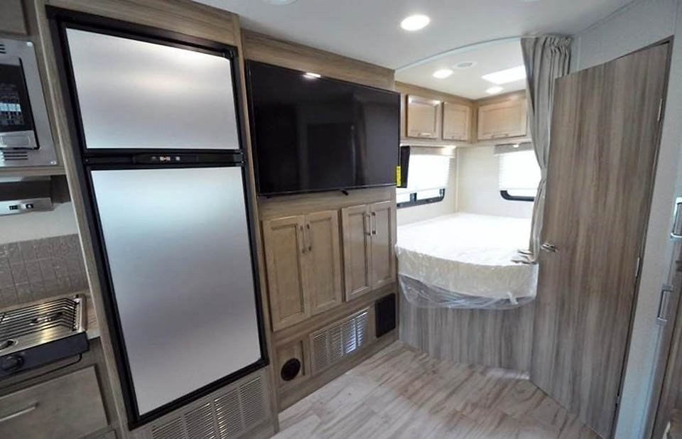 2020 Entegra Coach Odyssey 25r photo 2
