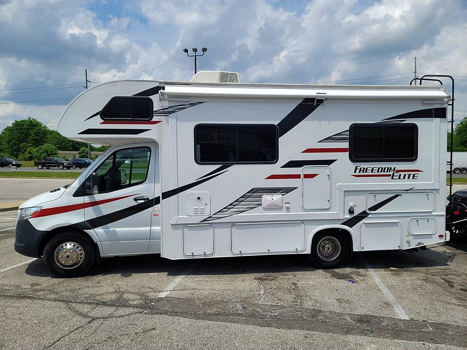 2021 Thor Motor Coach Freedom Elite