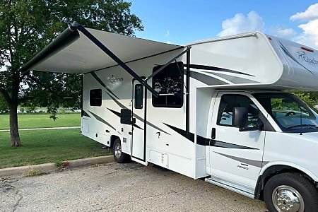 2022 Coachmen Freelander photo 4