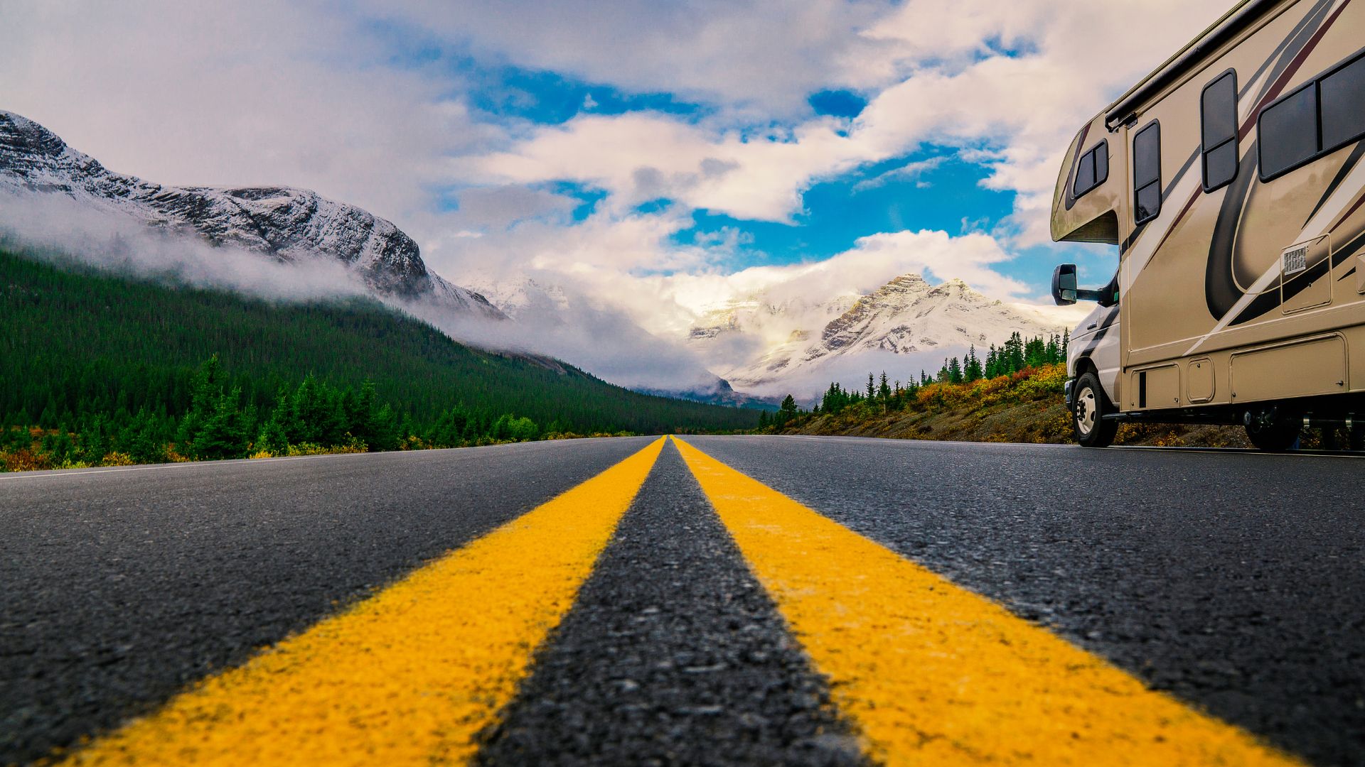 Why RV Travel Beats Traditional Vacations